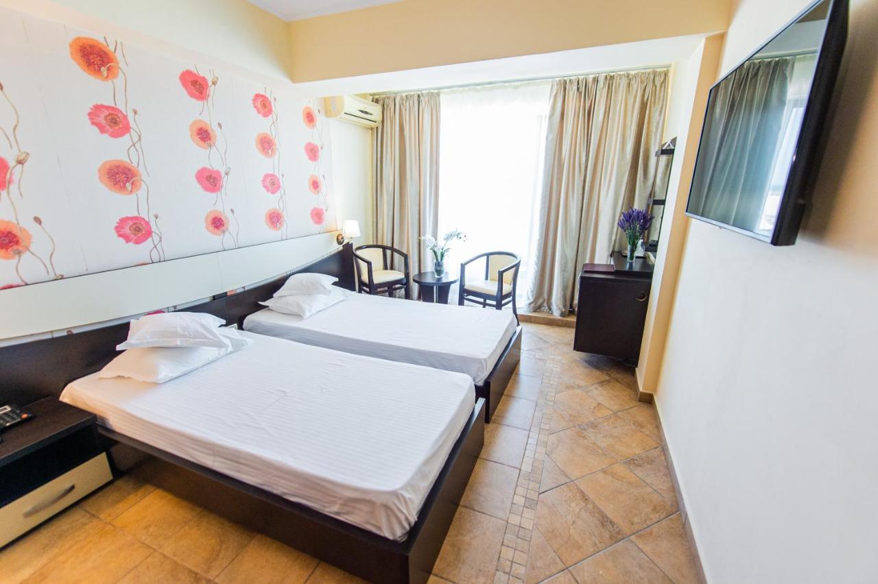 Hotel Prestige Mamaia Exteriör bild