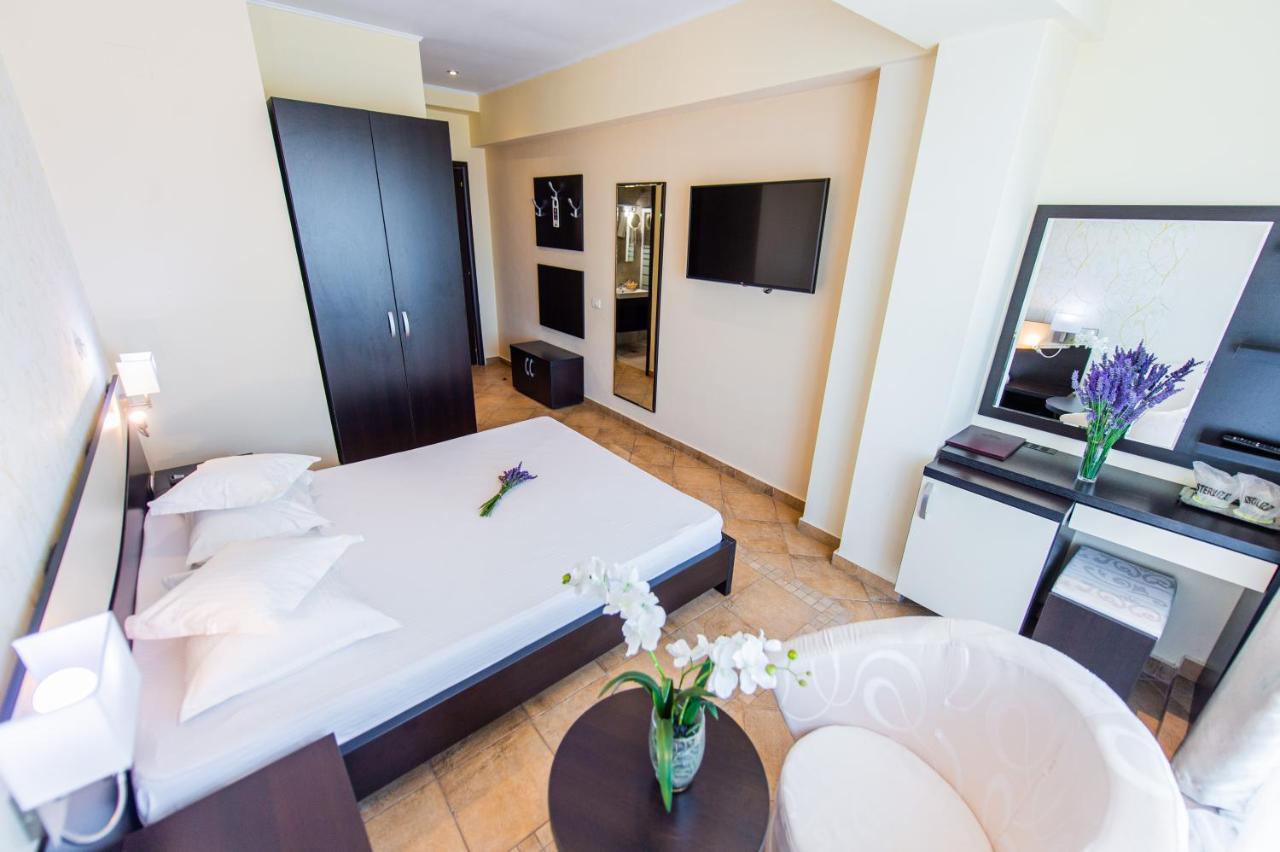 Hotel Prestige Mamaia Exteriör bild